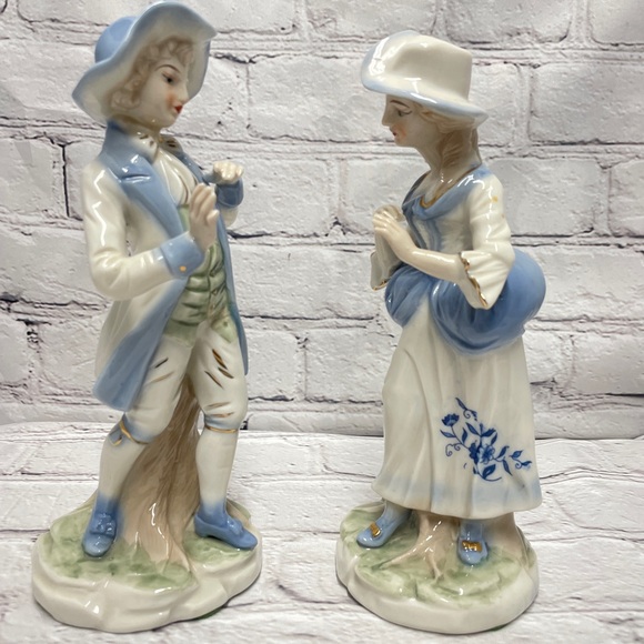 Vintage Ceramic Courting Couple Figurines French Provincial Man Woman Blue White - Picture 2 of 8